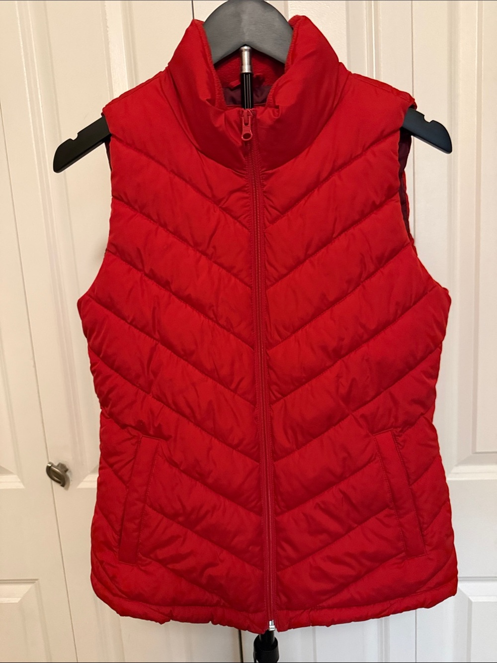 GAP Red Quilted Puffer Vest